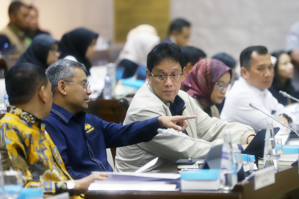 Rapat kerja komisi XI bersama Menteri Keuangan  terkait Pembahasan RUU tentang Perubahan  atas  Undang-Undang  Nomor  4  Tahun  2023  tentang Pengembangan dan Penguatan  Sektor  Keuangan (PPSK). (BeritaNasional/Elvis Sendouw)