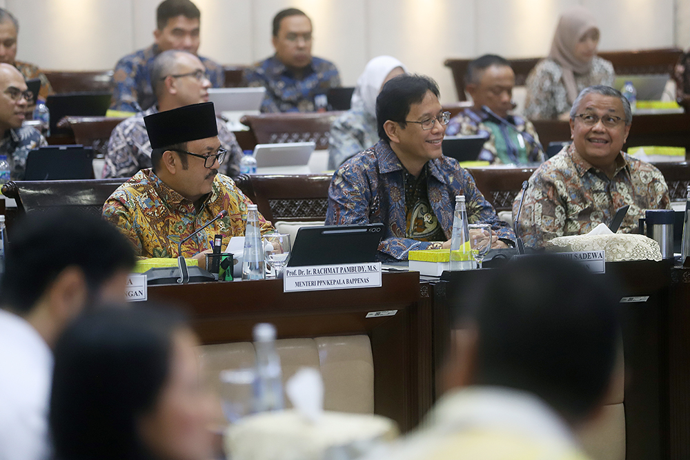 Rapat kerja komisi XI bersama Menkeu, Menteri PPN/Kepala Bappenas, OJK dan BI. (BeritaNasional/Elvis Sendouw)