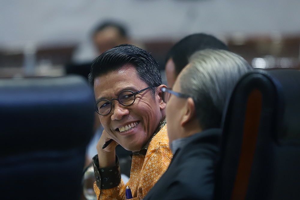 Rapat kerja komisi XI bersama Menkeu, Menteri PPN/Kepala Bappenas, OJK dan BI. (BeritaNasional/Elvis Sendouw)