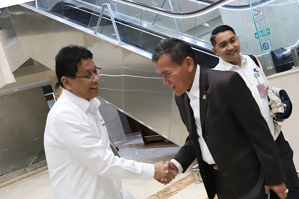 Menteri Keuangan Purbaya Yudhi Sadewa mengikuti rapat kerja bersama komisi XI DPR. (BeritaNasional/Elvis Sendouw)