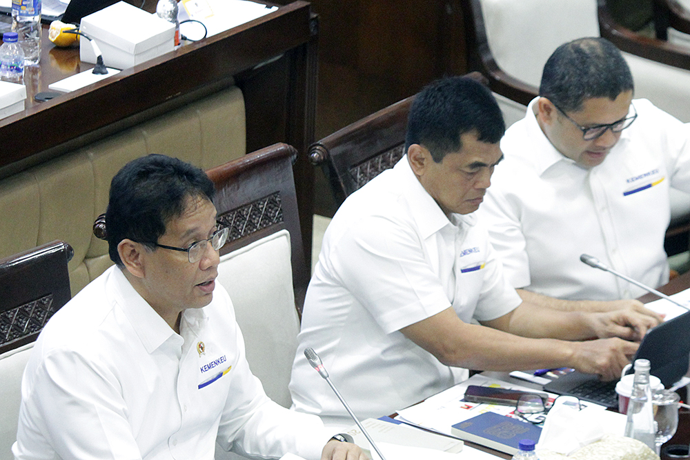 Menteri Keuangan Purbaya Yudhi Sadewa mengikuti rapat kerja bersama komisi XI DPR. (BeritaNasional/Elvis Sendouw)