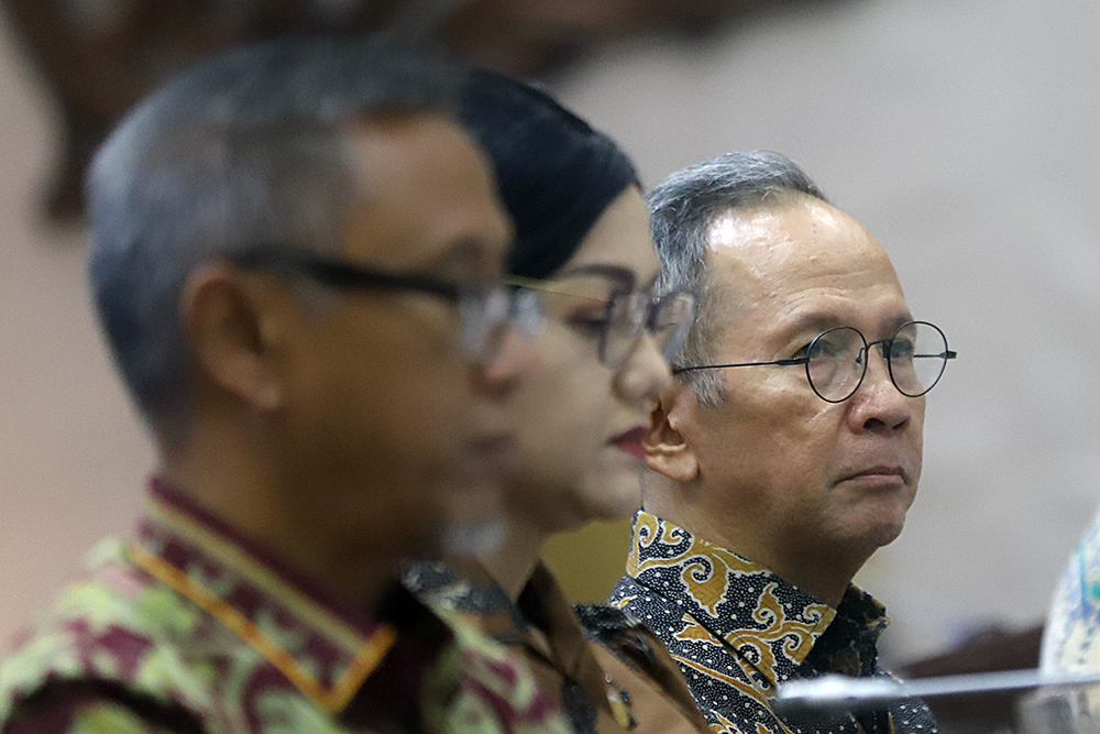 Pimpinan OJK mengikuti rapat kerja bersama Komisi XI DPR permasalahan Anti-Scam Centre (IASC). (BeritaNasional/Elvis Sendouw)