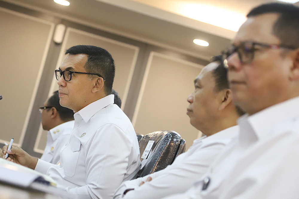Raker Komisi XIII Bersama IMIPAS Bahas Laporan Keuangan APBN Tahun 2024 Rapat Kerja Komisi XIII dengan Wakil Menteri Imigrasi dan Pemasyarakatan (Wamen Imipas) Silmy Karim serta jajaran. (BeritaNasional/Elvis Sendouw)
