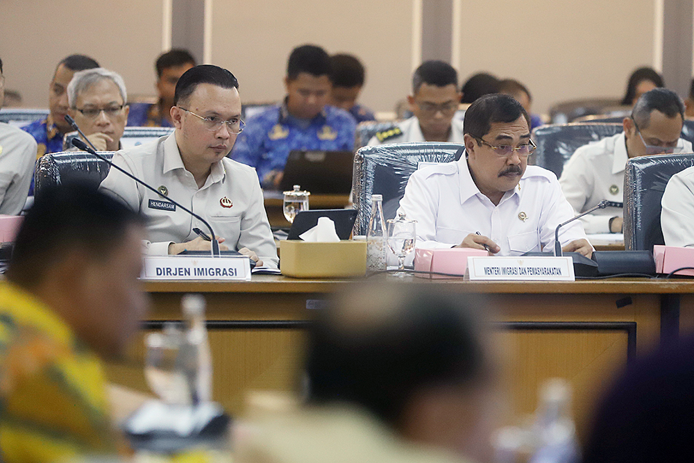 Menteri Imigrasi dan Permasyarakatan Agus Andrianto memberikan penjelasan dalam rapat kerja bersama Komisi XIII DPR. (BeritaNasional/Elvis Sendouw)