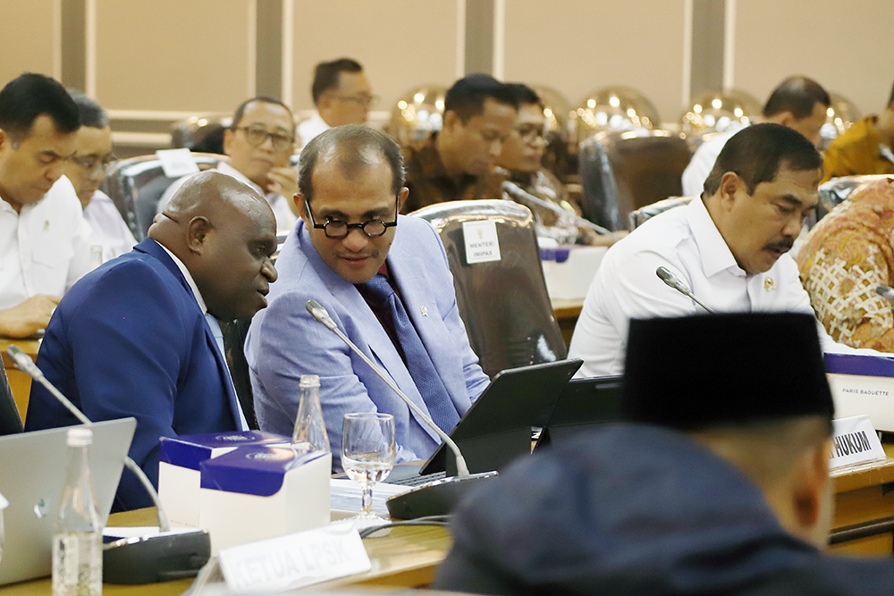 Rapat kerja Komisi XIII bersama Kementerian/Lembaga membahas rekonstruksi anggaran. (BeritaNasional/Elvis Sendouw)