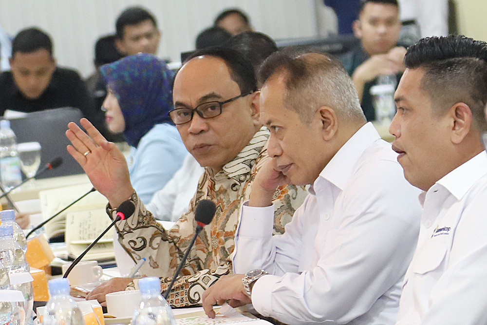 Raker Komite IV dengan Menkop Bahas Koperasi Merah Putih Menteri Koperasi dan Usaha Kecil dan Menengah (Menkop UKM) Budi Arie Setiadi menghadiri Rapat Kerja bersama Komite IV DPD RI. (BeritaNasional/Elvis Sendouw)