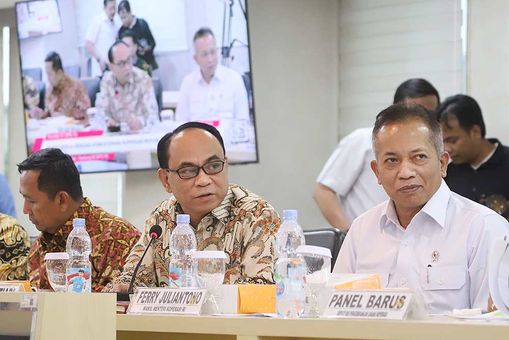 Raker Komite IV dengan Menkop Bahas Koperasi Merah Putih Menteri Koperasi dan Usaha Kecil dan Menengah (Menkop UKM) Budi Arie Setiadi menghadiri Rapat Kerja bersama Komite IV DPD RI. (BeritaNasional/Elvis Sendouw)