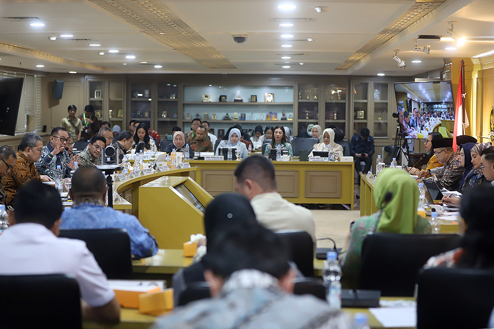 Raker Komite IV bersama Wamen Investasi dan Hilirisasi/Wakil Kepala Badan Koordinasi Penanaman Modal (BKPM). (BeritaNasional/Elvis Sendouw)