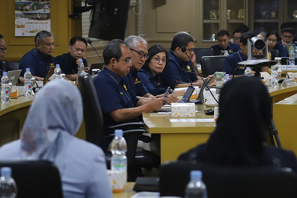Raker Komite IV DPD RI dengan Menkeu Bahas KEM dan Kebijakan Fiskal Anggaran 2026 Rapat Kerja Komite IV bersama Menkeu. (BeritaNasional/Elvis Sendouw)
