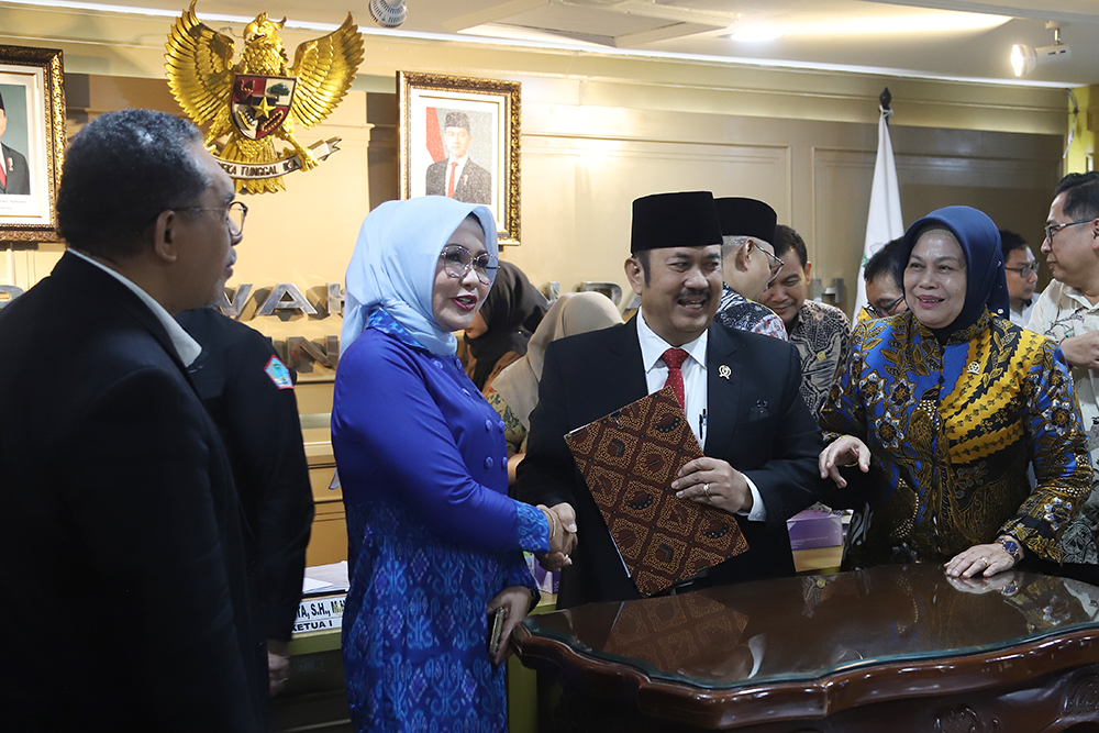 Rapat Kerja Komite IV bersama enteri Perencanaan Pembangunan Nasional (PPN)/Kepala Bappenas bahas RPJMN. (BeritaNasional/Elvis Sendouw)