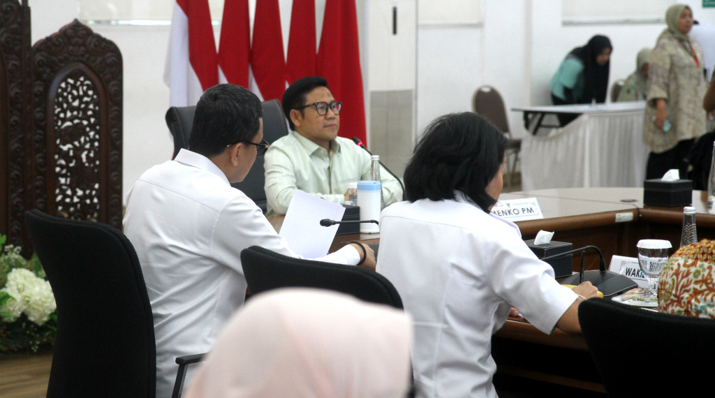 Menko Pemberdayaan Masyarakat Muhaimin Iskandar (Cak Imin) memberikan keterangan pers di Kementerian Pemberdayaan Masyarajat, Jakarta, Selasa (5/11/2024).  (BeritaNasional Com/Oke Atmaja)