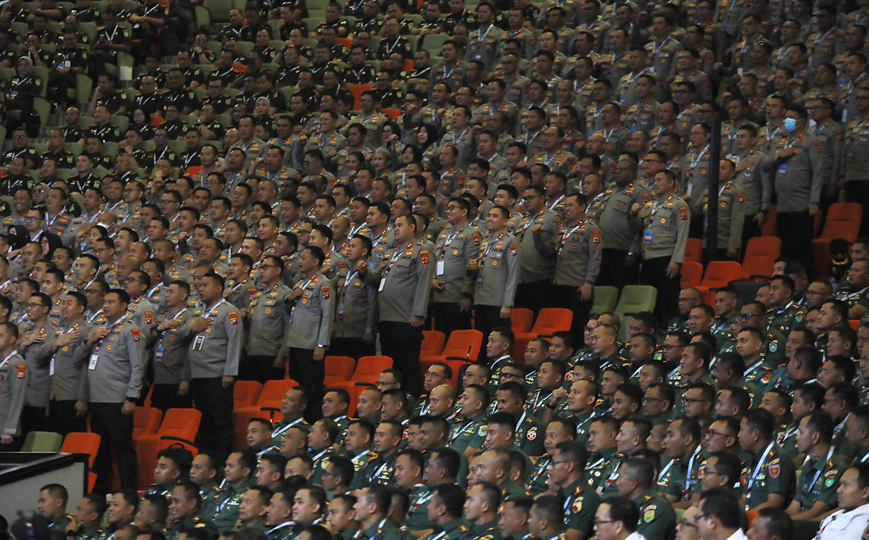 Presiden Prabowo Subianto (tengah) menyampaikan taklimat dalam Rakornas Pemerintah Pusat dan Pemerintah Daerah 2026 di Sentul International Convention Center (SICC), Kabupaten Bogor, Jawa Barat, Senin (2/2/2026). (Beritanasional.com/Oke Atmaja)