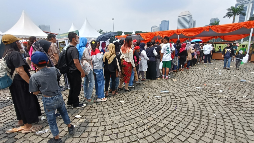 Ramaikan Lebaran Betawi, Warga Padati Monas Suasana lebaran Betawi di Monumen Nasional, Jakarta, Sabtu (26/4/2025).(Berita nasional.com/Oke Atmaja)