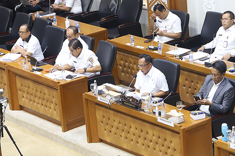 Rapat Kerja dengan DPR, DPD dan Pemerintah, respon putusan MK terkait Pilkada. (BeritaNasional/Elvis Sendouw)