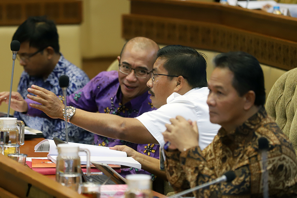 Rapat kerja komisi II bersama Mendagri, KPU, Bawaslu dan DKPP bahas evaluasi Pemilu. (BeritaNasional/Elvis Sendouw)