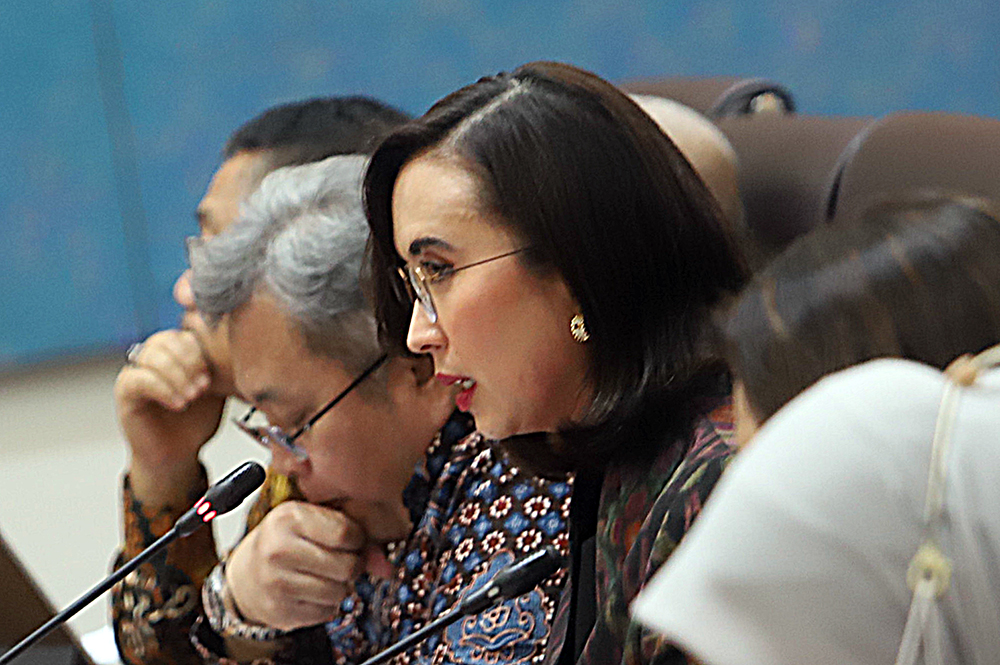 Menteri Pariwisata Widiyanti Putri Wardhana mengikuti rapat kerja Komisi VII. (BeritaNasional/Elvis Sendouw)