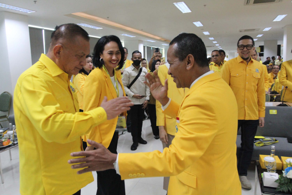 Ketua Umum Partai Golkar Bahlil Lahadalia menyampaikan sambutan dalam Rapat Kerja Nasional Partai Golkar Tahun 2025 di Kantor DPP Partai Golkar, Jakarta, Sabtu (8/2/2025).  (Beritanasional.com/Oke Atmaja)