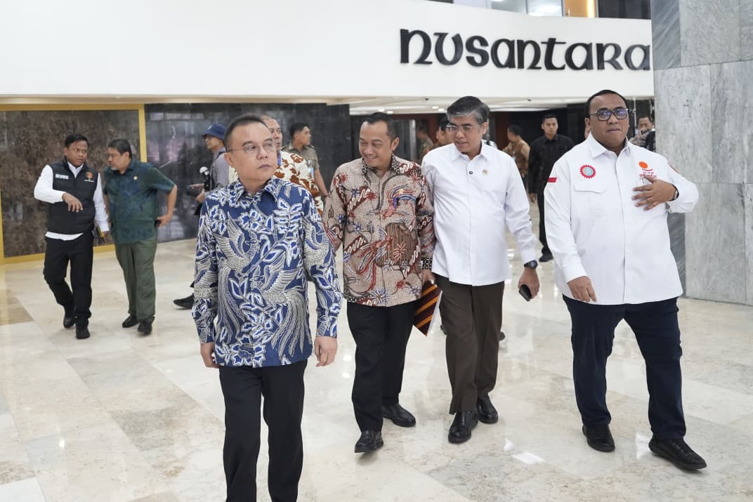 Wakil Ketua DPR RI, Sufmi Dasco Ahmad bersama pimpinan DPR RI Cucun Ahmad Syamsurijal melakukan Rapat Koordinasi bersama pemerintah bahas Satuan Tugas (Satgas) Mitigasi PHK. (BeritaNasional/Elvis/HO Yoga)