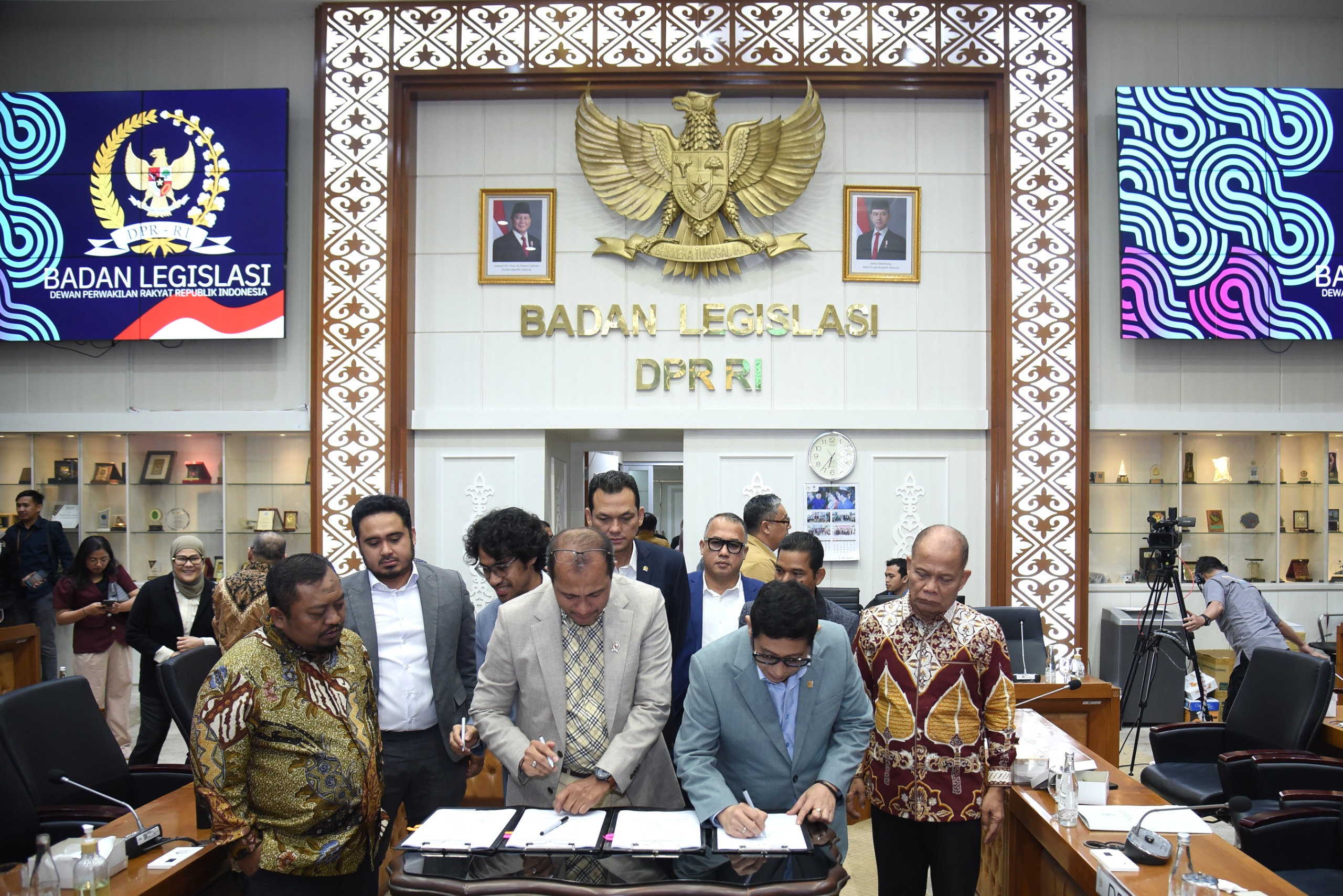 Rapat panja Baleg bersama Kemenkum dan PPUU DPD RI. (BeritaNasional/Elvis Sendouw/HO DPR)
