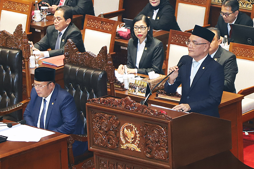 Rapat Paripurna menyetujui Rancangan Undang-Undang (RUU) tentang Perubahan Ketiga atas UU Nomor 8 Tahun 2019 tentang Penyelenggaraan Haji dan Umrah. (BeritaNasional/Elvis Sendouw)
