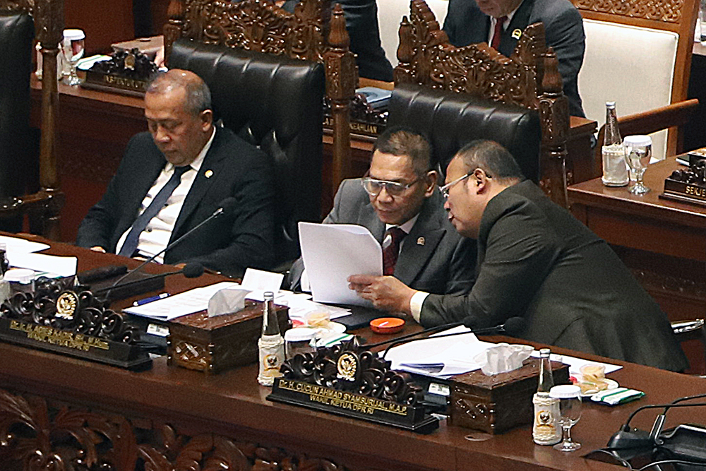 Rapat Paripurna DPR ke-23 Bahas RUU Tentang Pertanggungjawaban atas Pelaksanaan APBN 2024 Rapat paripurna DPR RI ke-23 Masa Persidangan IV Tahun Sidang 2024-2025 bahas RUU tentang Pertanggungjawaban atas Pelaksanaan APBN . (BeritaNasional/Elvis Sendouw)