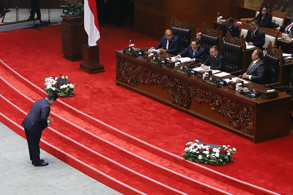 Rapat Paripurna Pembicaraan Tingkat II/Pengambilan Keputusan terhadap RUU Tentang Perubahan Ketiga Atas Undang-Undang Nomor 19 Tahun 2003 Tentang Badan Usaha Milik Negara (BUMN). (BeritaNasional/Elvis Sendouw)