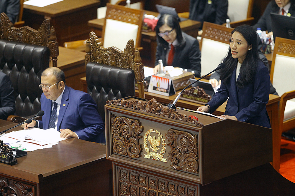 Menteri Keuangan Purbaya Yudhi Sadewa menghadiri rapat paripurna DPR. (BeritaNasional/Elvis Sendouw)