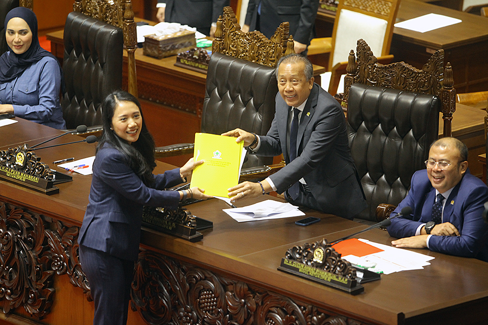 Menteri Keuangan Purbaya Yudhi Sadewa menghadiri rapat paripurna DPR. (BeritaNasional/Elvis Sendouw)