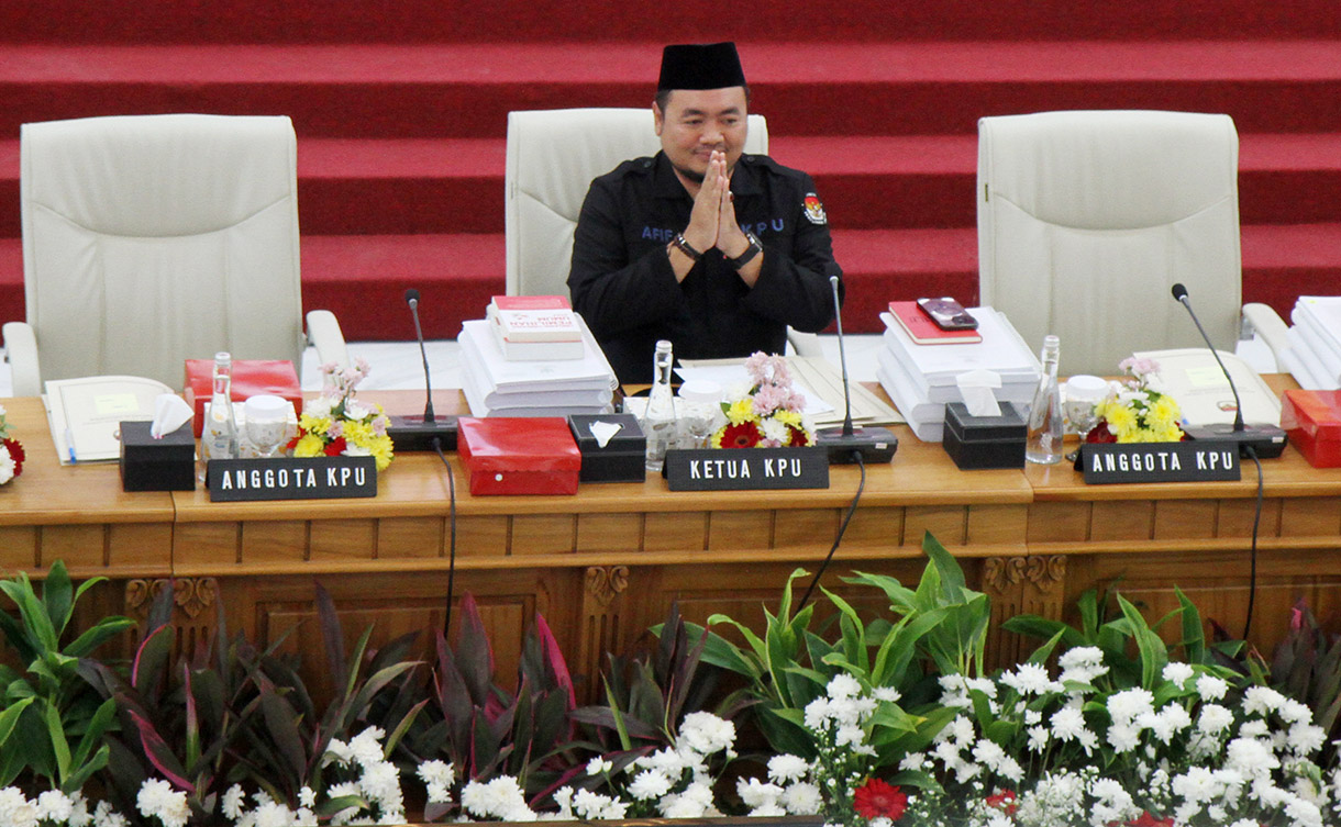 Suasana rapat pleno rekapitulasi nasional Pemilu 2024 pascatindak lanjut putusan Mahkamah Konstitusi (MK) di Gedung KPU, Jakarta, Minggu (28/7/2024). (BeritaNasional.com/Oke Atmaja)