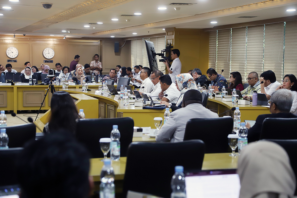 Rapat evaluasi Rancangan Peraturan Daerah (Raperda) dan Peraturan Daerah (Perda). (BeritaNasional/Elvis Sendouw)