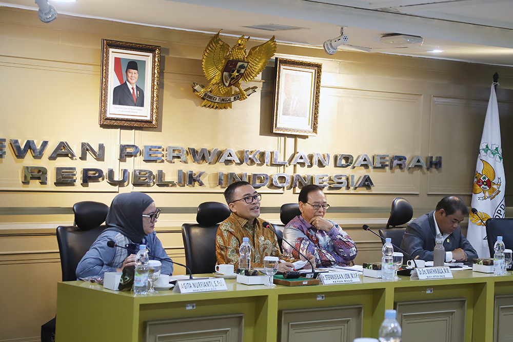 Rapat evaluasi Rancangan Peraturan Daerah (Raperda) dan Peraturan Daerah (Perda). (BeritaNasional/Elvis Sendouw)