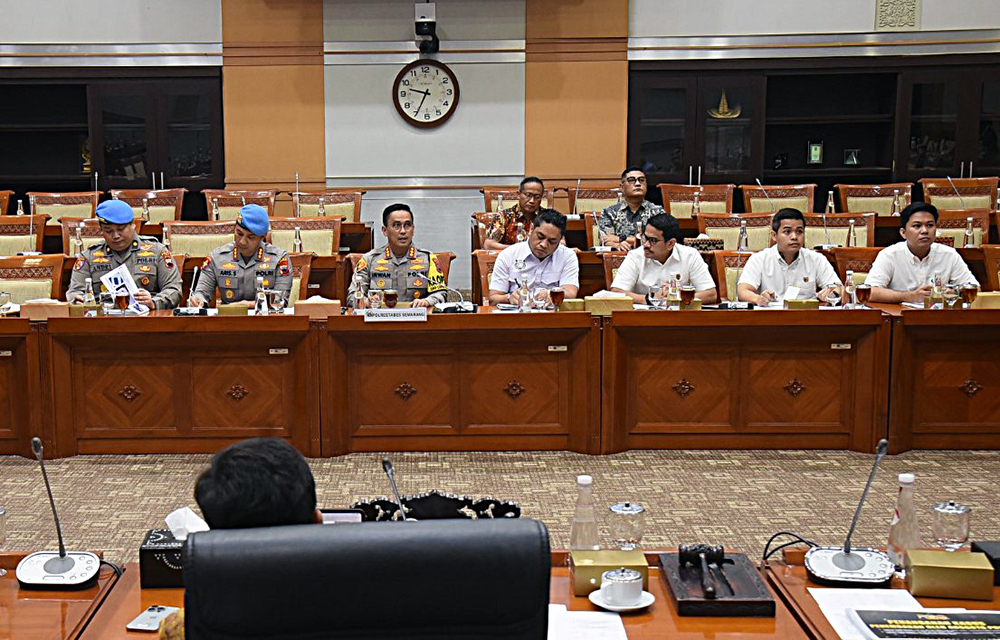 Rapat Dengar Pendapat (RDP) Komisi III bersama Kapolrestabes Semarang dan Keluarga Korban Alm. Gamma. (BeritaNasional/Elvis Sendouw)