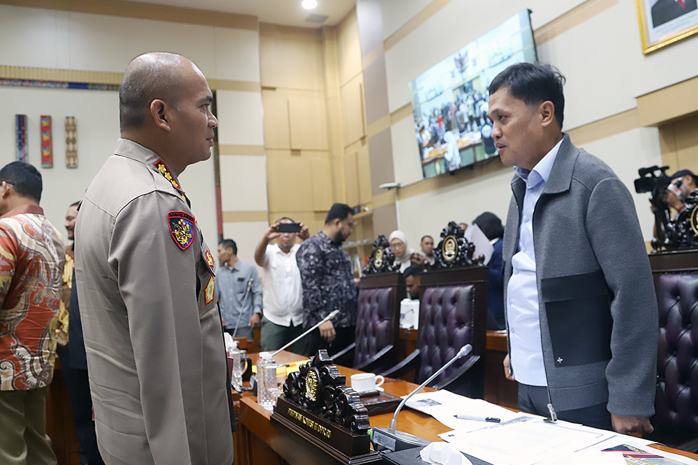 RDP Komisi III Minta Pengembang Pastikan Hak Beribadah Warga Cluster di Bekasi Rapat Dengar Pendapat (RDP) bersama Bupati Bekasi, Polres Bekasi, Direksi PT. Hasana Damai Putra, Perwakilan Warga Vasana dan Neo Vasana Kabupaten Bekasi. (BeritaNasional/Elvis Sendouw)