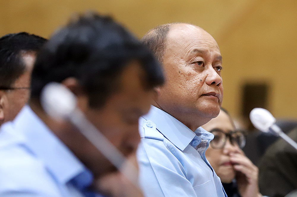 Kepala Badan Gizi Nasional (BGN) Dadan Hindayana mengikuti rapat dengan pendapat bersama komisi IX bahas BGN. (BeritaNasional/Elvis Sendouw)