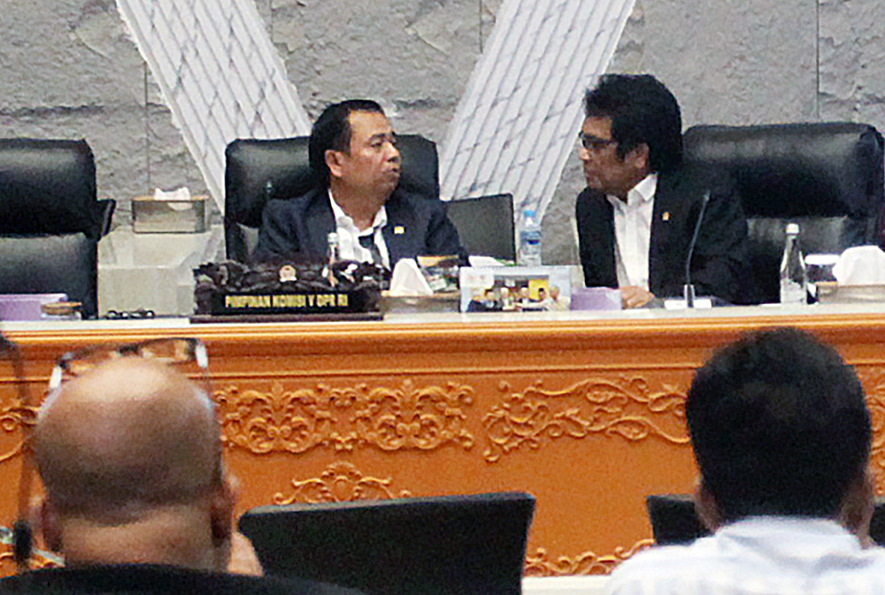 RDP Komisi V DPR Bersama Driver Transportasi Online Rapat dengar pendappat Komisi V dengan driver transportasi online. (BeritaNasional/Elvis Sendouw)