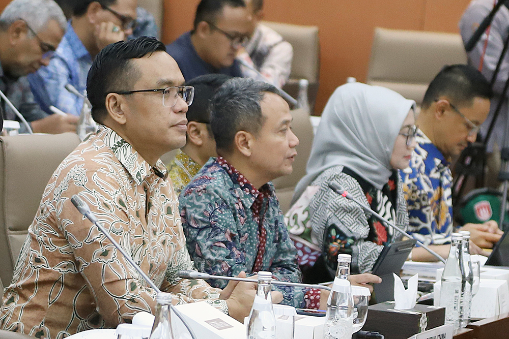 RDP Komisi VI Bersama PLN dan Pertamina Bahas Ketahanan Energi Rapat dengar pendapat komisi VI dengan Direktur Utama PLN dan Direktur Utama PT Pertamina. (BeritaNasional/Elvis Sendouw)