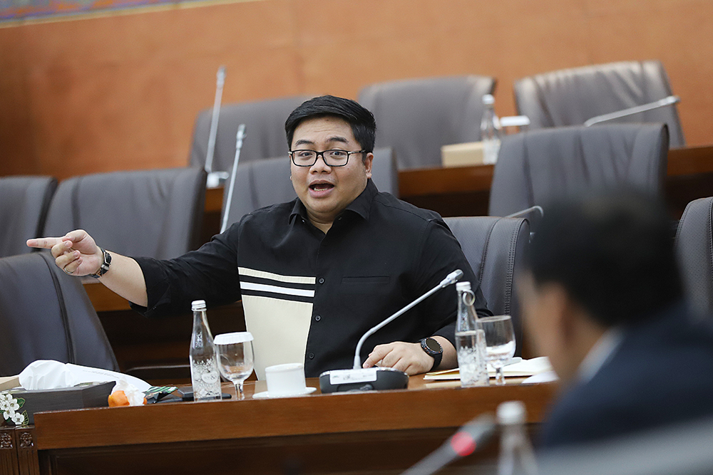 Rapat Dengar Pendapat Komisi VI DPR dengan PT Garuda Indonesia. (BeritaNasional/Elvis Sendouw)