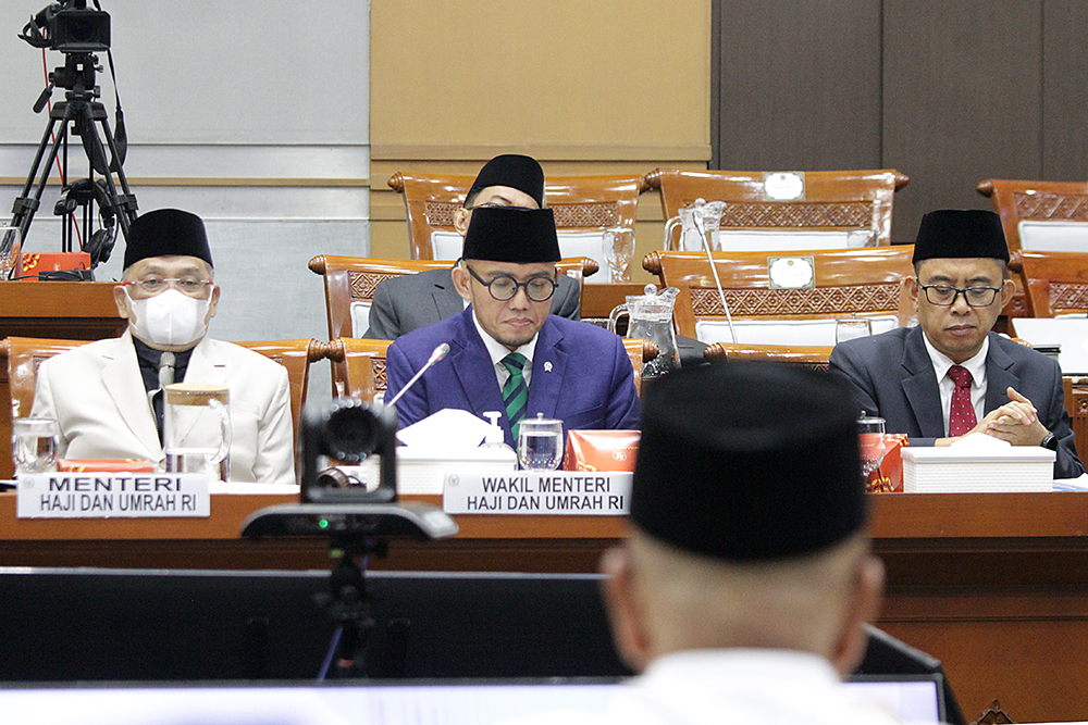 RDP Komisi VIII DPR Bersama  Kementerian Haji dan Umrah Bahas BPIH 2026 Menteri Haji dan Umrah Mochamad Irfan Yusuf (kiri) dan Wakil Menteri Haji dan Umrah Dahnil Anzar Simanjuntak  menghadiri Rapat Kerja dengan Komisi VIII DPR. (BeritaNasional/Elvis Sendouw)