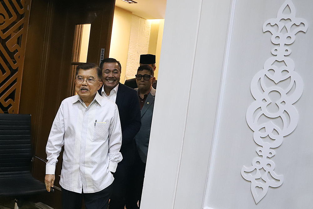Baleg undang Jusuf Kalla dan Hamid Awaluddin untuk  masukan dan pandangan terkait Penyusunan RUU tentang Perubahan atas UU Nomor 11 Tahun 2006 tentang Pemerintahan Aceh. (BeritaNasional/Elvis Sendouw)