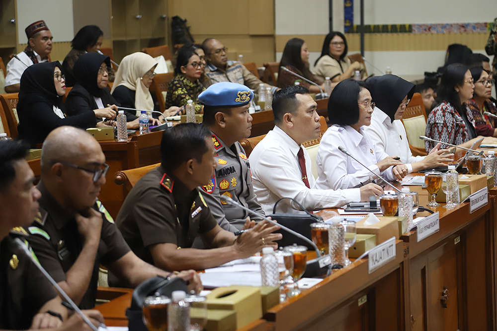 RDPU Komisi III Bahas Kasus Asusila Mantan Kapolres Ngada Rapat dengar pendapat komisi membahas terkait kasus asusila di NTT. (BeritaNasional/Elvis Sendouw)