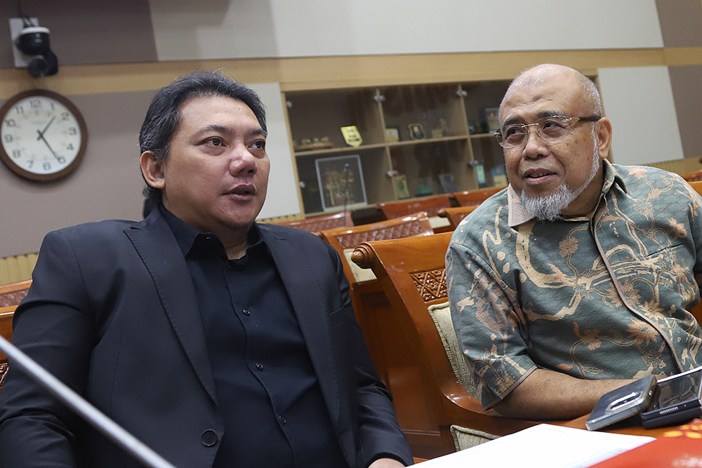 RDPU Komisi III Bahas Putusan MK Terkait Pemilu RDPU Komisi III membahas putusan Mahkamah Konstitusi (MK) terkait pemisahan pemilu antara pemilu lokal dan pemilu nasional. (BeritaNasional/Elvis Sendouw)