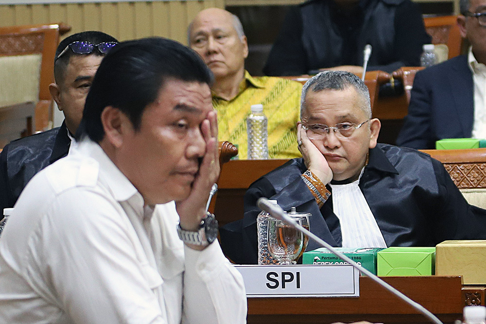 RDPU Komisi III dengan Koalisi Organisasi Advokat Indonesia Bahas RUU KUHAP Rapat Dengar Pendapat Umum (RDPU) bersama koalisi organisasi advokat memberikan masukan terhadap RUU KUHAP. (BeritaNasional/Elvis Sendouw)