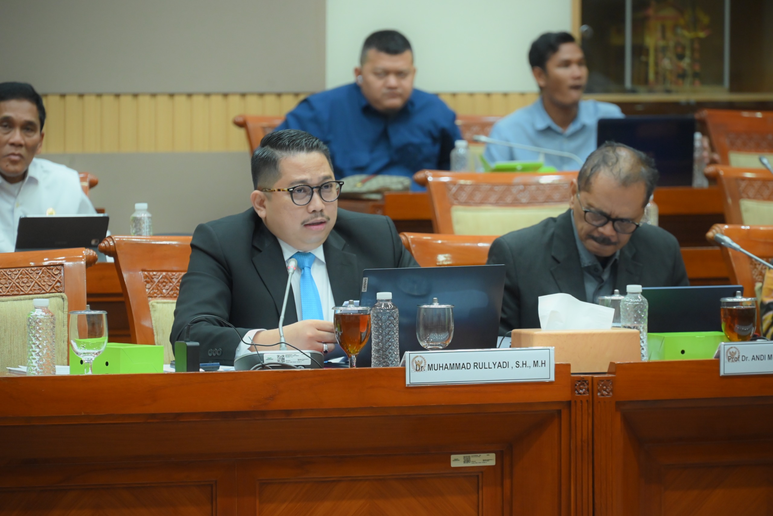 RDPU Komisi III DPR Bersama Ahli Hukum Bahas KUHAP Rapat dengar pendapat umum Komisi III bersama ahli hukum bahas KUHAP. (BeritaNasional/Elvis Sendouw)