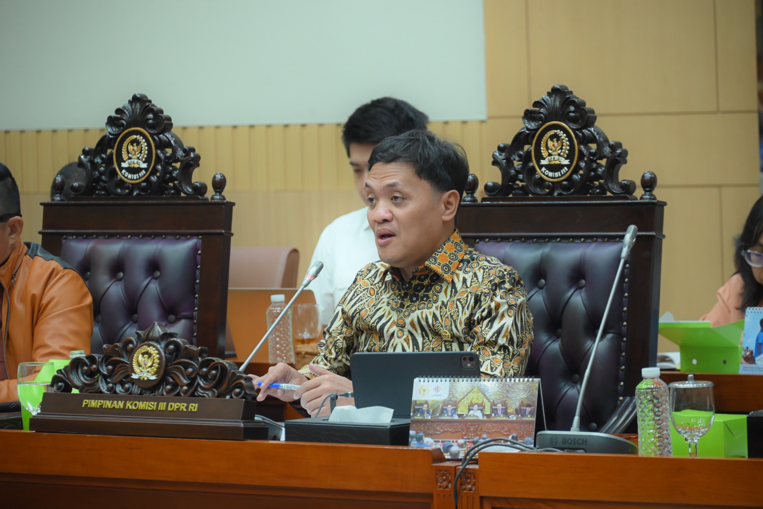 RDPU Komisi III DPR Bersama Ahli Hukum Bahas KUHAP Rapat dengar pendapat umum Komisi III bersama ahli hukum bahas KUHAP. (BeritaNasional/Elvis Sendouw)
