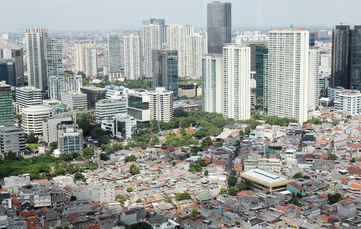 Suasana gedung bertingkat di Jakarta, Selasa (26/8/2025). (Beritanasional.com/Oke Atmaja)