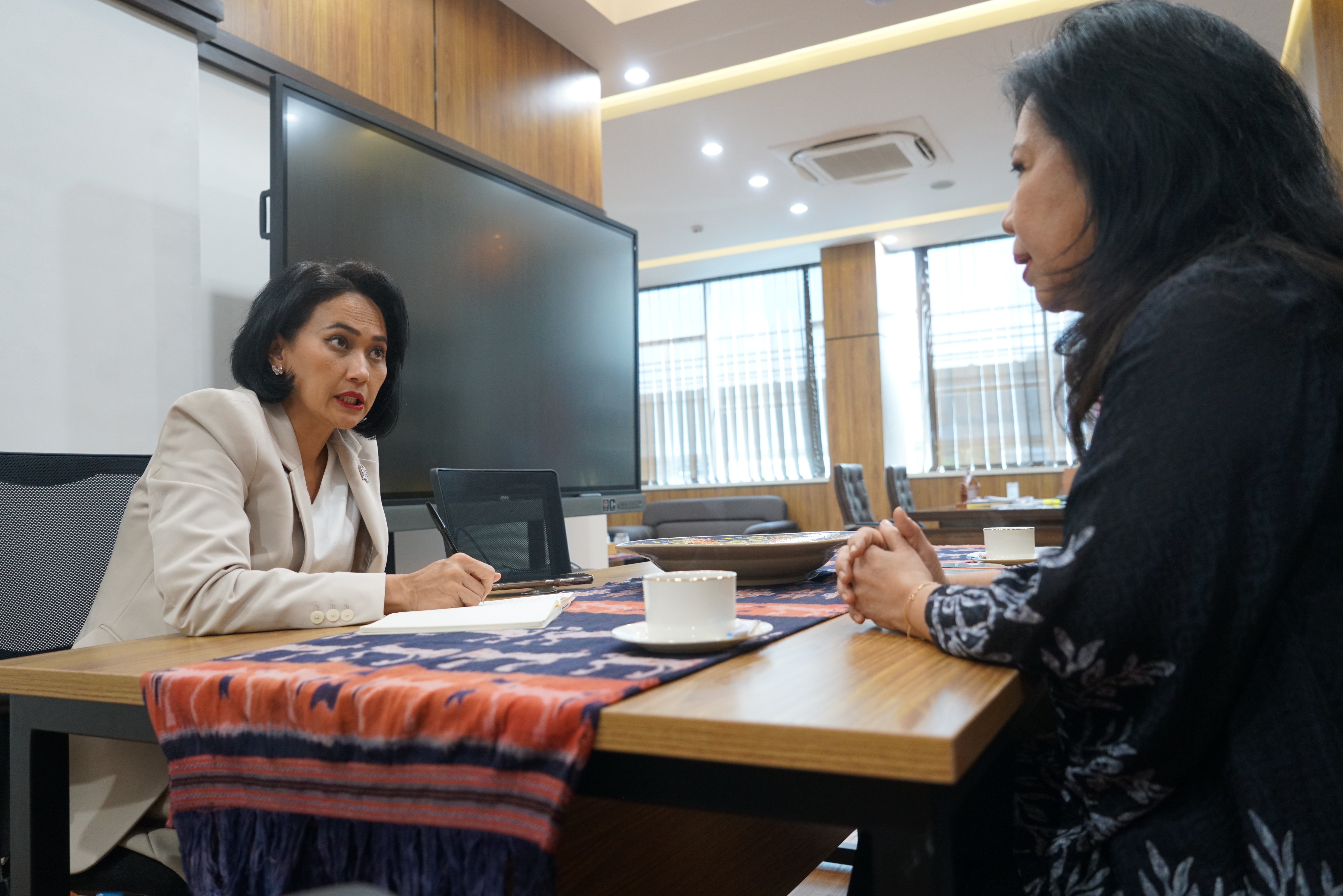 Wakil Menteri Pelindungan Pekerja Migran Indonesia (P2MI), Christina Aryani menerima pelaku usaha terapis spa . (BeritaNasional/Elvis Sendouw/HO Hms P2MI)
