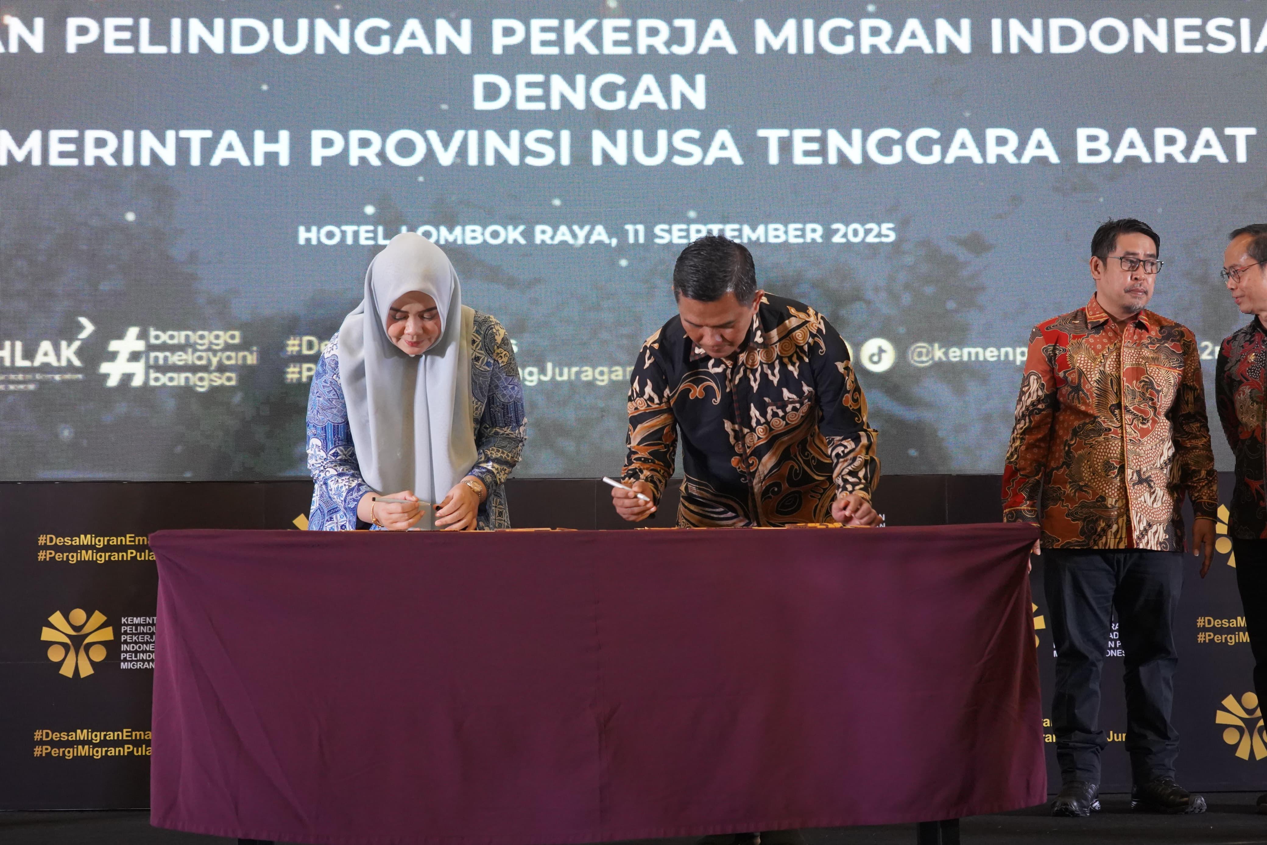 Resmikan Desa Migran Emas di NTB, Menteri Mukhtarudin: Jadi Gerbang Utama Pelindungan Pekerja Migran Peresmian Desa Migran Emas di Provinsi Nusa Tenggara Barat (NTB)(BeritaNasional/Elvis Sendouw/HO P2MI)