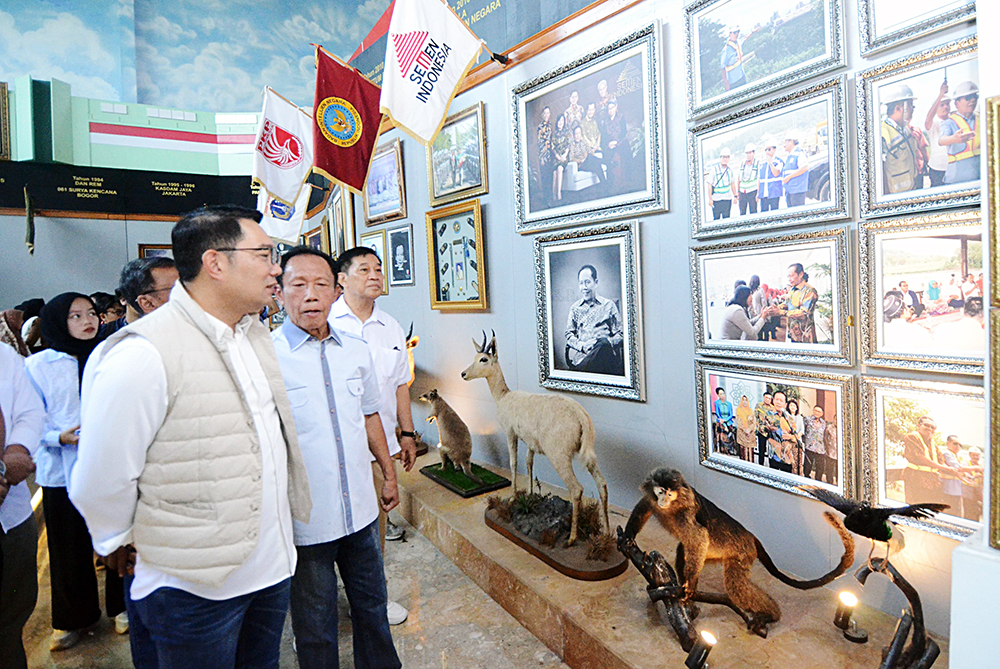 Cagub-Cawagub Ridwan Kamil dan Suswono sambangi mantan Gubernur Jakarta Letnan Jenderal TNI (Purn) DR (HC) Sutiyoso bahas Jakarta. (BeritaNasional/Elvis Sendouw)