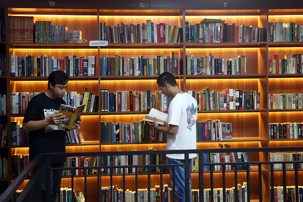 Ruang Literasi Kaliurang: membaca, menulis, diskusi. Buku-buku mulai dari sosial politik, hukum, biografi tokoh hingga buku anak bebas dibaca gratis. (BeritaNasional/Elvis/HO Ruang Literasi)