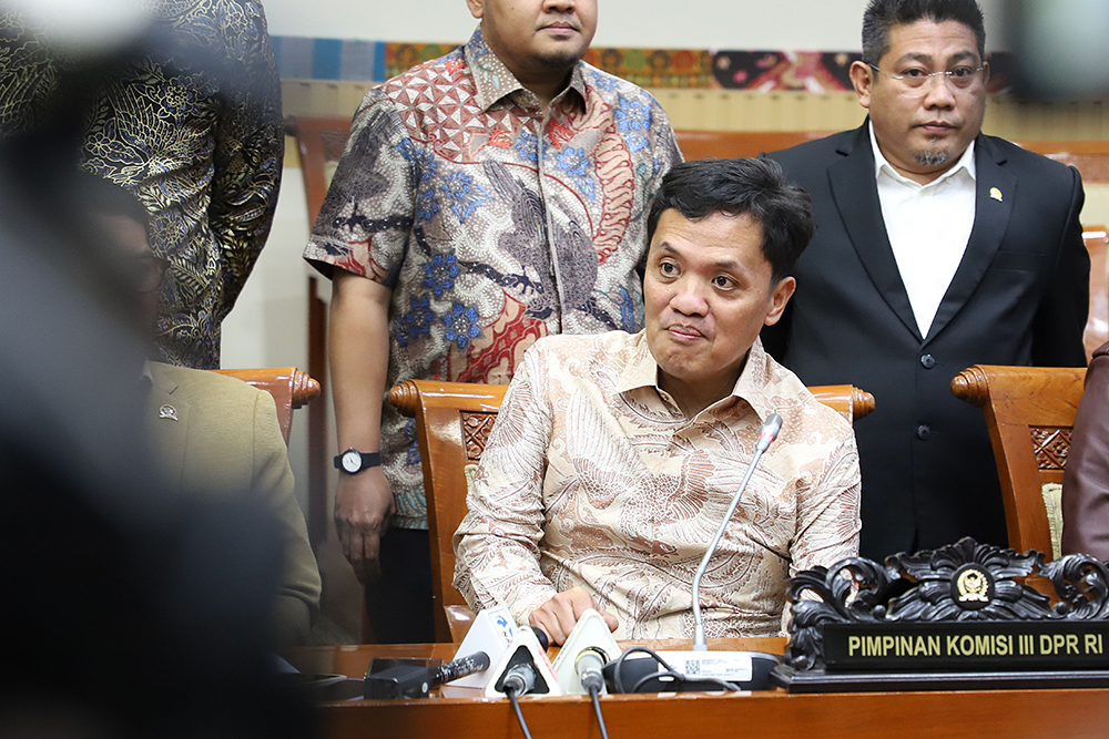 Pimpinan Komisi II bersama anggota memberikan keterangan terkait RUU KUHAP. (BeritaNasional/Elvis Sendouw)I